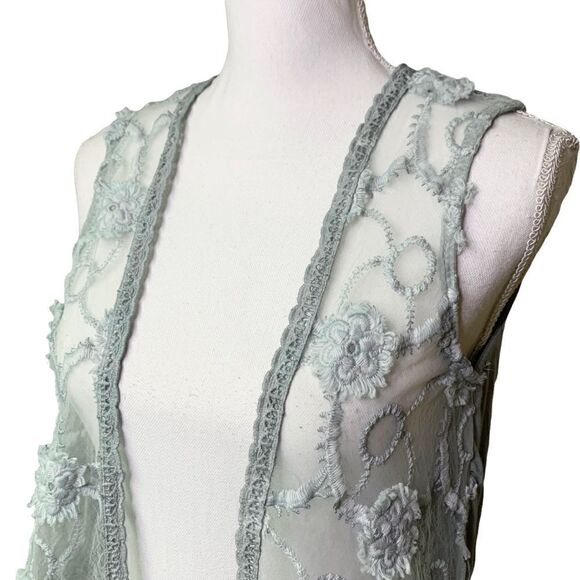 Women's 𝅺POL mint green floral lace boho open front vest size small - Picture 4 of 10